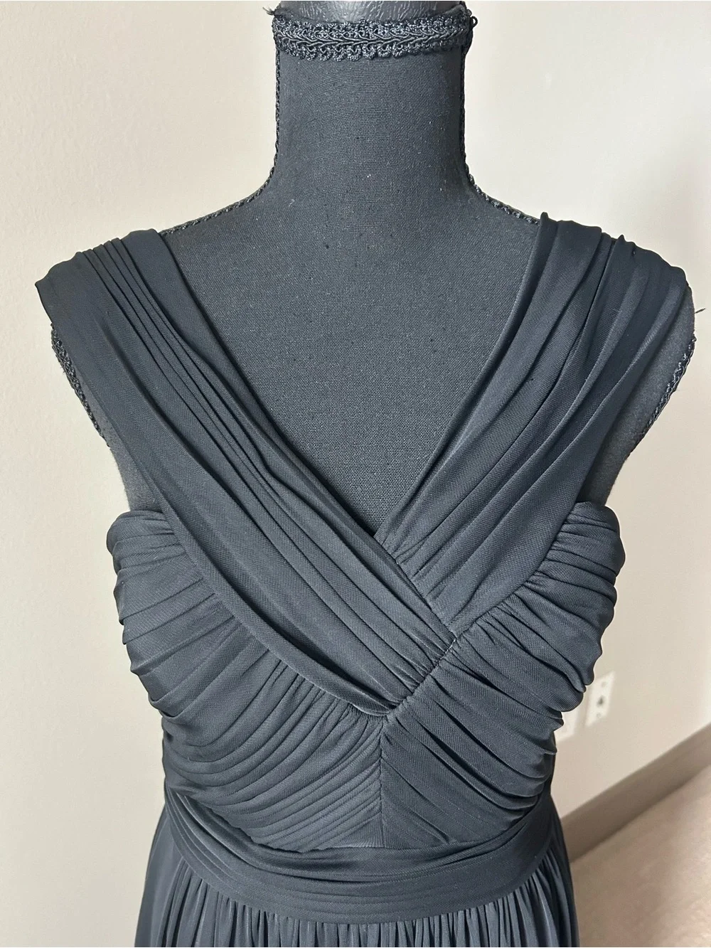 ALFRED SUNG Black Sleeveless Pleated Crossover Maxi Dress - Picture 5 of 7